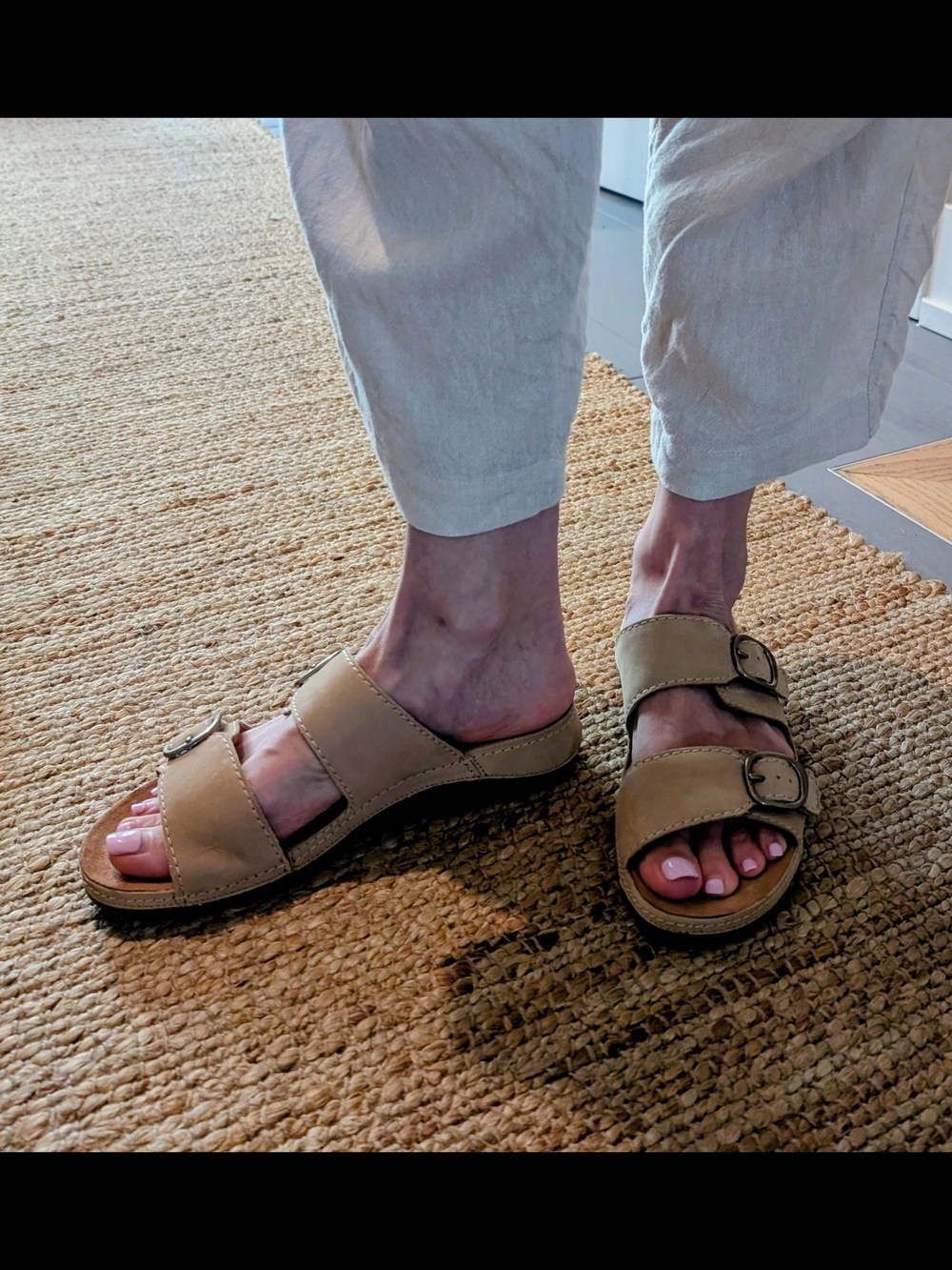 Clarks Like New Casual Double-Strap Slide Sandals in Beige